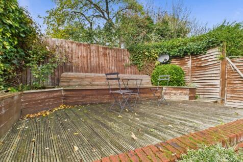 CAM02127G0-PR0360-STILL017