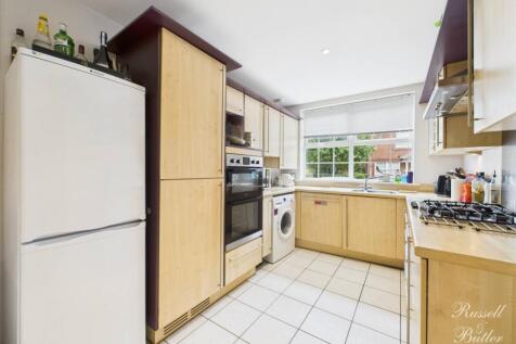 CAM02127G0-PR0330-STILL004