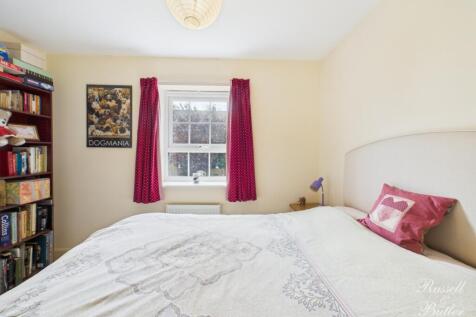 CAM02127G0-PR0332-STILL023
