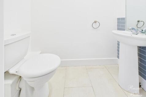 CAM01995G0-PR0373-STILL001