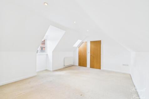 CAM01995G0-PR0372-STILL004