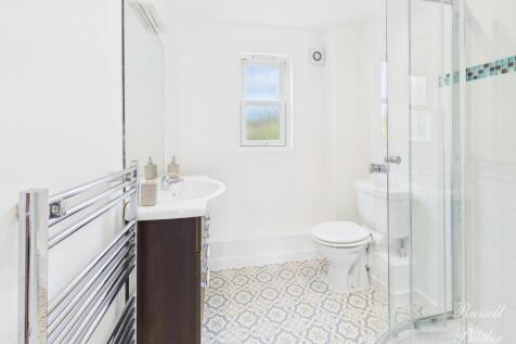 CAM01995G0-PR0372-STILL014