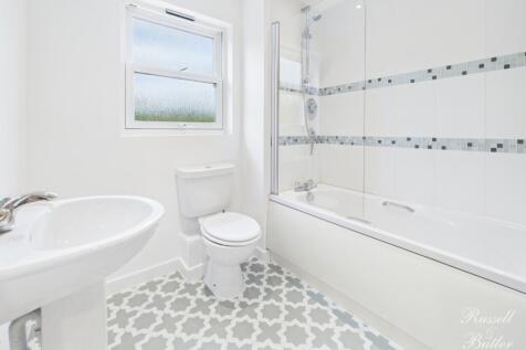 CAM01995G0-PR0372-STILL010