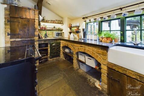 CAM01995G0-PR0081-STILL002