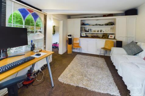 CAM01995G0-PR0081-STILL018