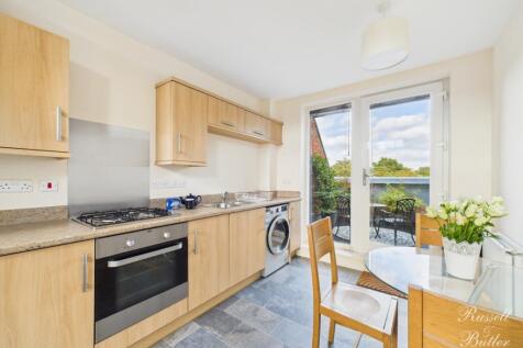 CAM01995G0-PR0375-STILL013