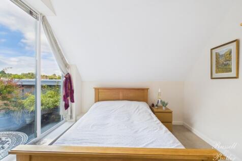 CAM01995G0-PR0375-STILL017