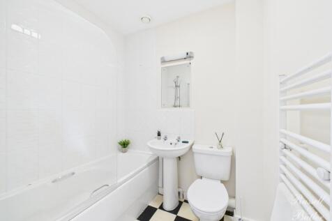 CAM01995G0-PR0375-STILL015