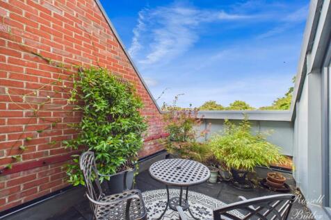 CAM01995G0-PR0375-STILL002