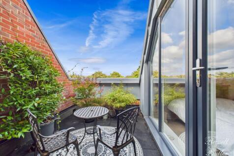 CAM01995G0-PR0375-STILL001