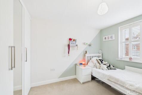 CAM01995G0-PR0374-STILL019