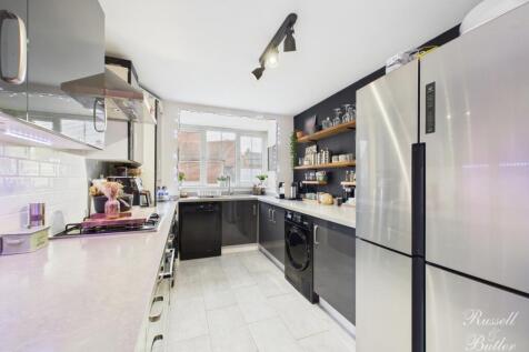 CAM01995G0-PR0374-STILL007