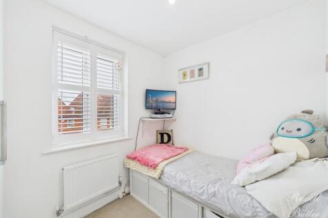 CAM01995G0-PR0374-STILL013