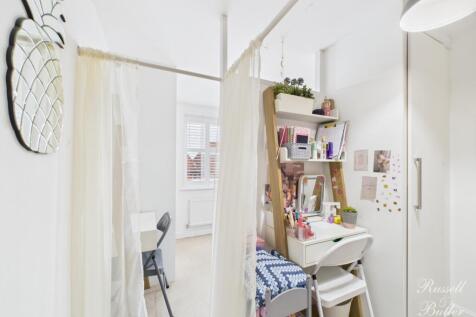 CAM01995G0-PR0374-STILL017