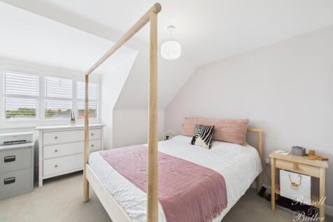 CAM01995G0-PR0374-STILL025