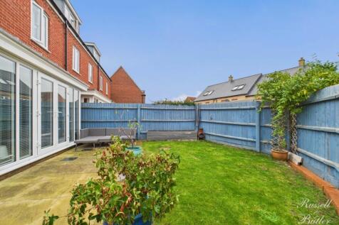 CAM01995G0-PR0374-STILL036