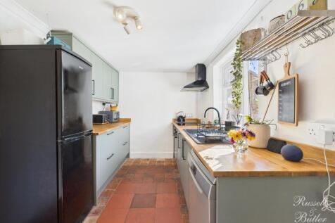 CAM02127G0-PR0344-STILL004