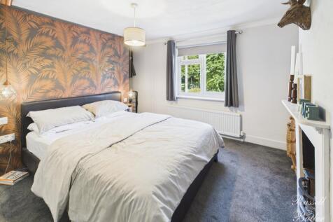 CAM02127G0-PR0344-STILL009