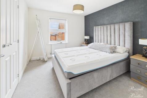 CAM02127G0-PR0345-STILL008