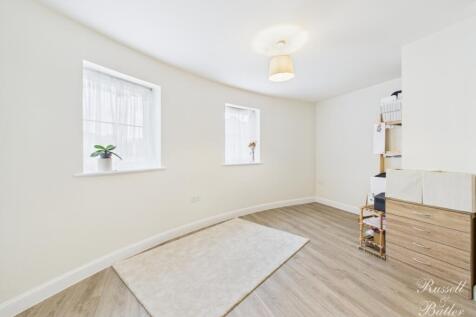 CAM02127G0-PR0351-STILL001