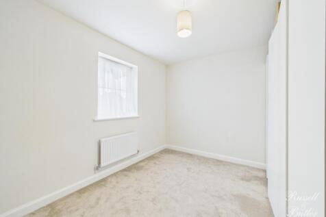 CAM02127G0-PR0351-STILL011