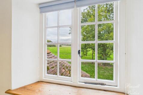 CAM02127G0-PR0350-STILL040