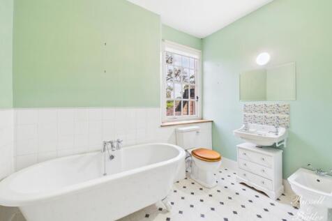 CAM02127G0-PR0350-STILL035