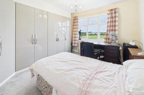 CAM02127G0-PR0354-STILL002