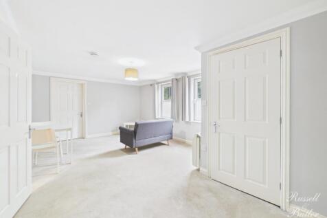 CAM02127G0-PR0355-STILL003