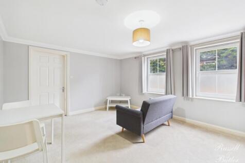 CAM02127G0-PR0355-STILL002