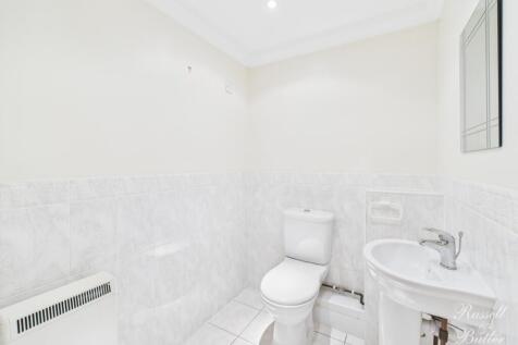 CAM02127G0-PR0355-STILL001