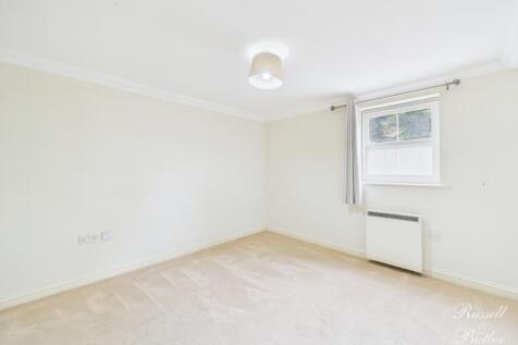 CAM02127G0-PR0355-STILL006