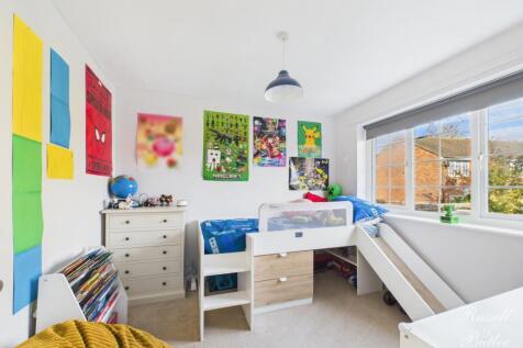 CAM01995G0-PR0379-STILL001