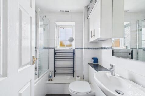 CAM01995G0-PR0379-STILL002