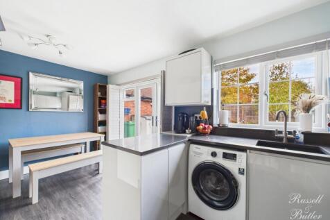 CAM01995G0-PR0379-STILL013