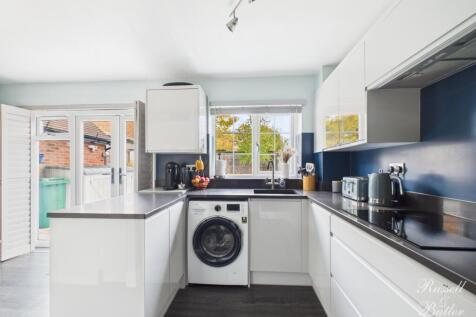 CAM01995G0-PR0379-STILL018