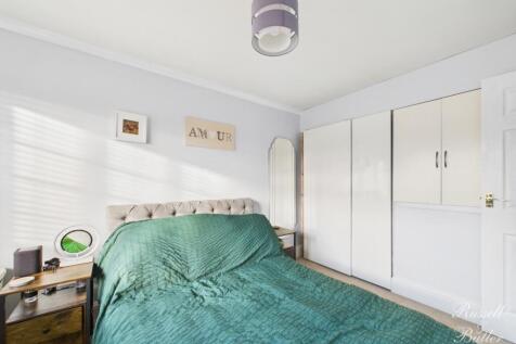 CAM01995G0-PR0379-STILL009