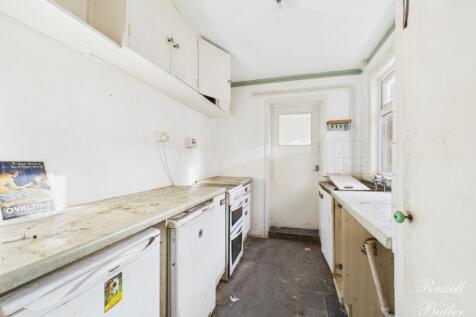 CAM02127G0-PR0358-STILL006