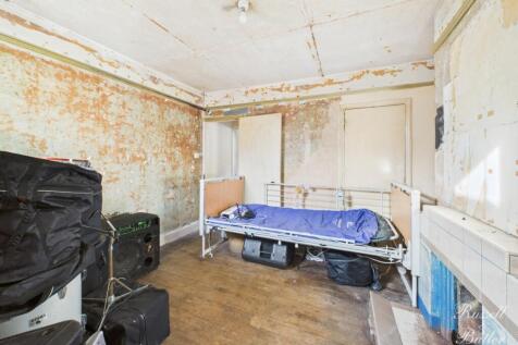 CAM02127G0-PR0358-STILL009