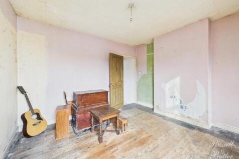 CAM02127G0-PR0358-STILL015