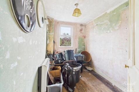 CAM02127G0-PR0358-STILL016