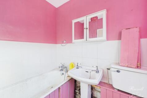 CAM02127G0-PR0358-STILL005