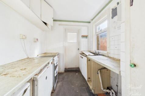 CAM02127G0-PR0358-STILL007