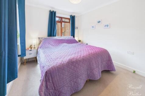 CAM01995G0-PR0385-STILL017