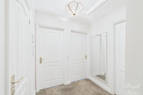 CAM01995G0-PR0385-STILL012