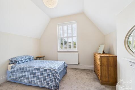 CAM02127G0-PR0349-STILL008