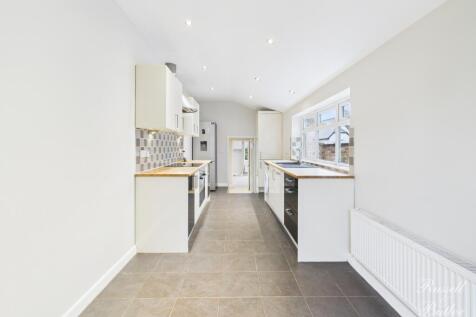 CAM02127G0-PR0361-STILL006