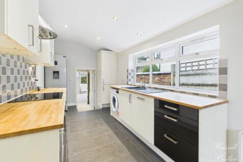 CAM02127G0-PR0361-STILL007