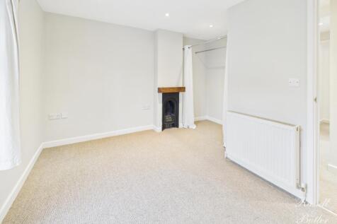 CAM02127G0-PR0361-STILL010