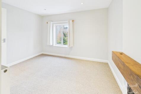 CAM02127G0-PR0361-STILL011